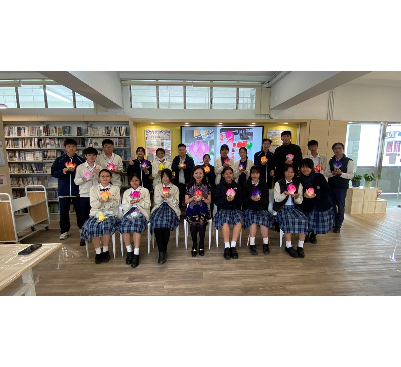 五十周年校慶學科活動：「STEAM X 閱讀 - 韓式蓮花燈製作」